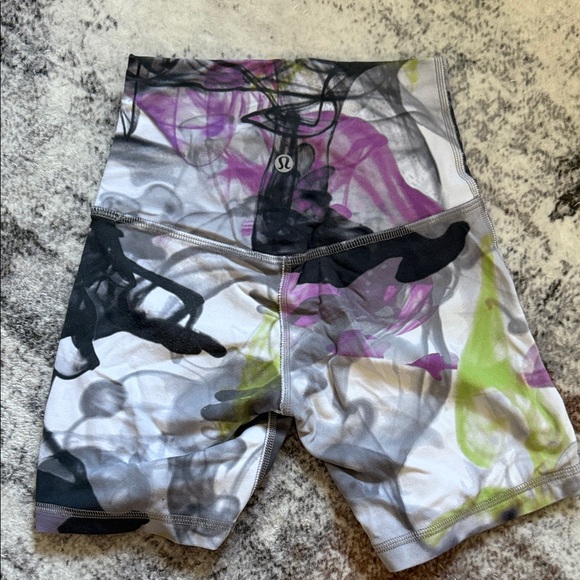 lululemon athletica women’s Abstract Swim Trunks - Picture 1 of 2
